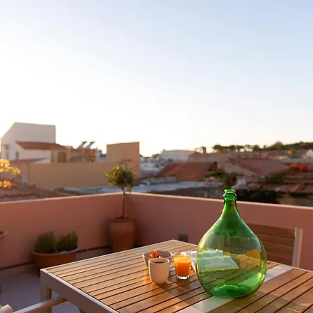 Orestis Downtown Holiday home